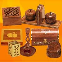 Polished Wooden Handicraft For Decoration Gifting Feature Accurate