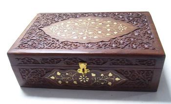 CARVING WOODEN JEWELRY BOX