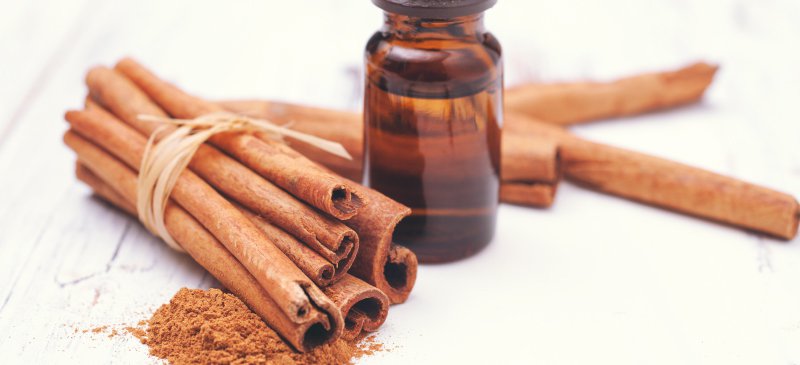 Cinnamon Oil, Grade : Superior