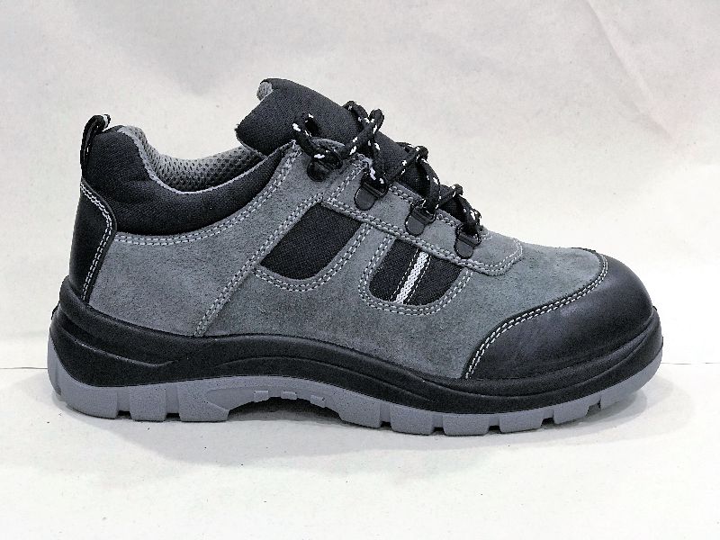 Ultima Sporty Safety Shoes