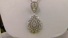 diamond pendant with round diamonds