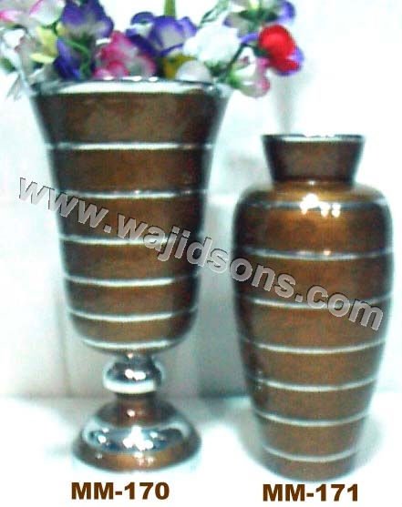 Aluminium Flower Vase, for Home Decoration, Weddings, Home Decor, Gifting, etc.