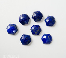 Natural lapis lazuli Gemstone