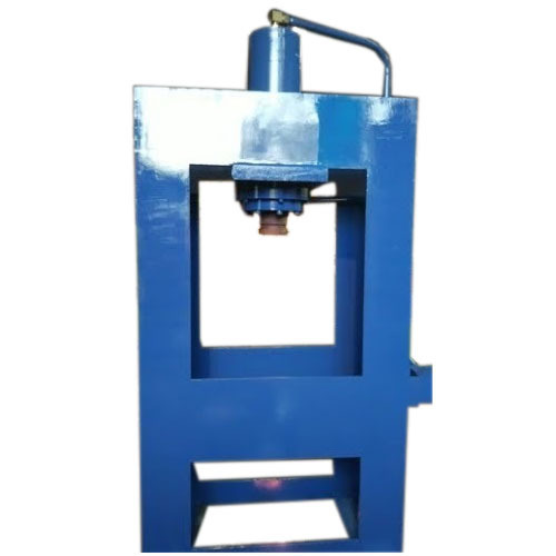 700 Kg Approx. Hydraulic Tile Press, Production Capacity : 3000 Pc In 8 Hour