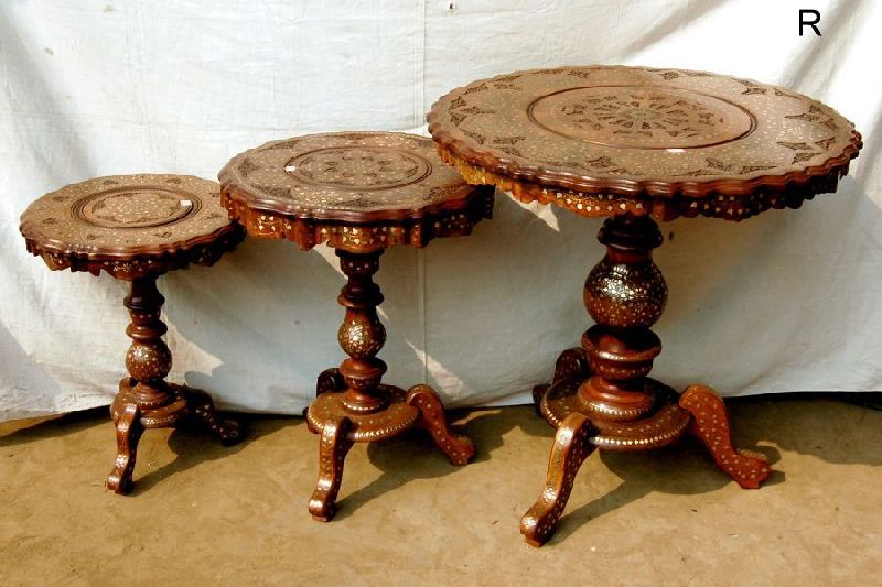 Polished Wooden Table Set, Specialities : Attractive Designs, Easy To Place, Quality Tested