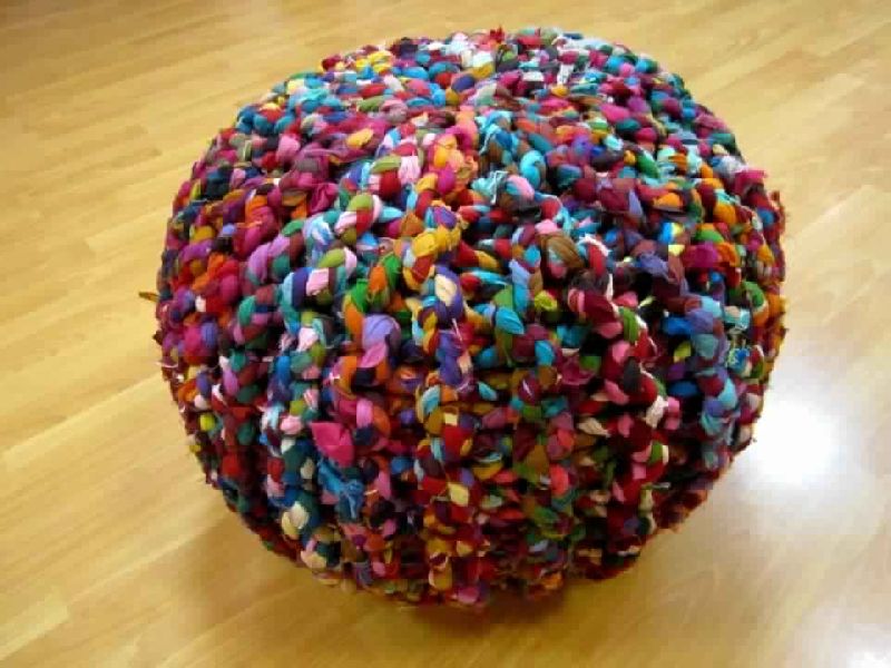 Cotton round knitted pouf