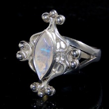 Rainbow Moonstone Gemstone Ring, Gender : Unisex