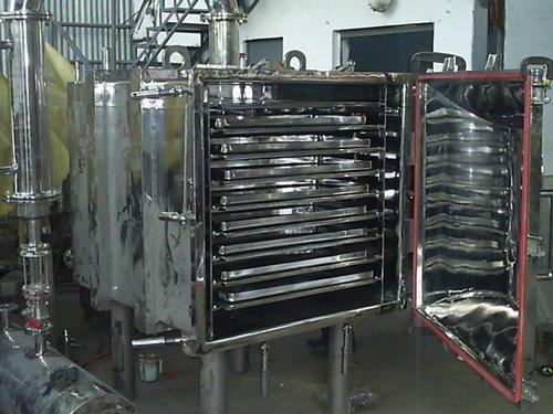 Vacuum Tray Dryer