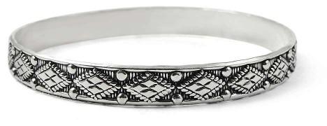 Tempting 925 Sterling Silver Bangle