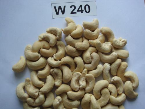 Curve Blanched Organic W240 Cashew Kernels, for Food, Snacks, Color : Yellow