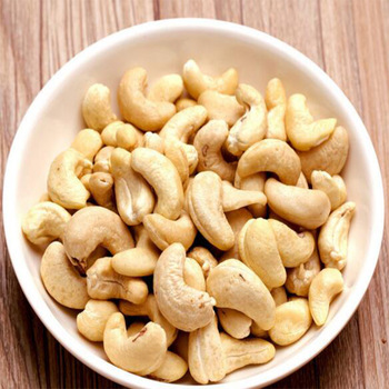 Blanched Natural W320 cashew Kernels, for Food, Snacks, Shape : Curve