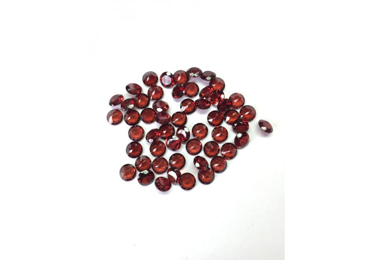 Natural Mozambique Garnet Round Faceted Gemstone