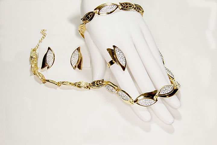 Gold Plated Loop Shaped Necklace Set