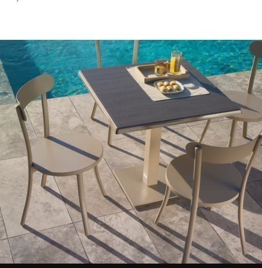 BISTRO ROUND TABLE CHAIR