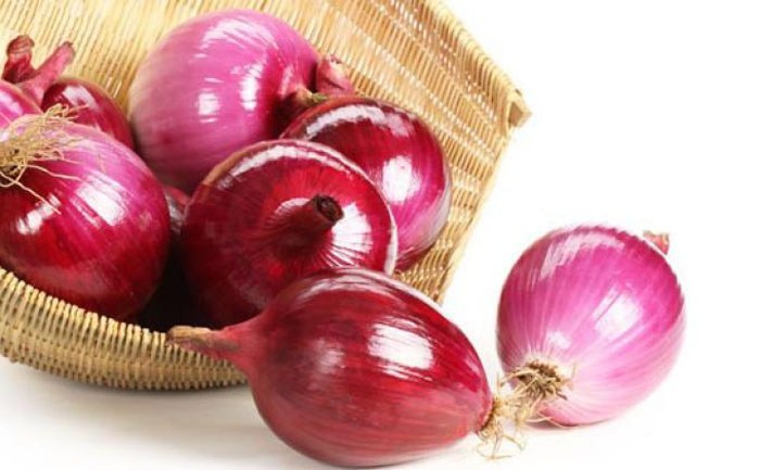 Fresh red onion