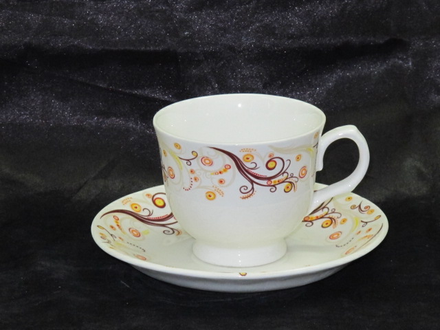 CUP SAUCER MERRY MCH 081