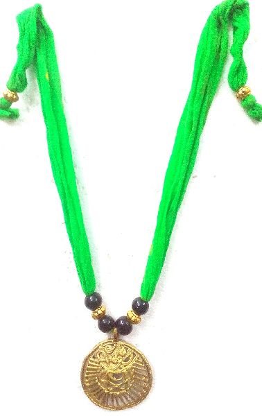 Truly Tribal Handmade Fashionable Dokra Necklace uses ethnic designs