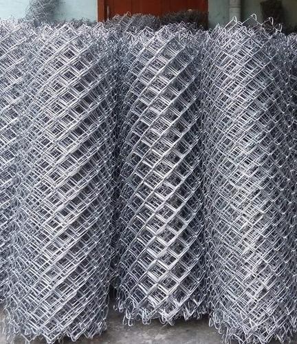 Coated Metal Chain Link Fencing Rolls, for Home, Indusrties, Roads, Stadiums, Feature : Durable, Flexible