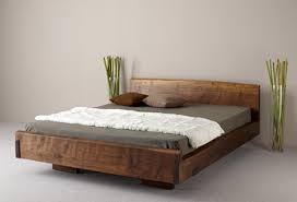 Polished Natural Wooden Bed, Feature : Accurate Dimension, High Strength, Quality Tested, Termite Proof