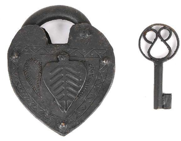 Real Vintage Old Leaf Shaped Padlock Lock and Key