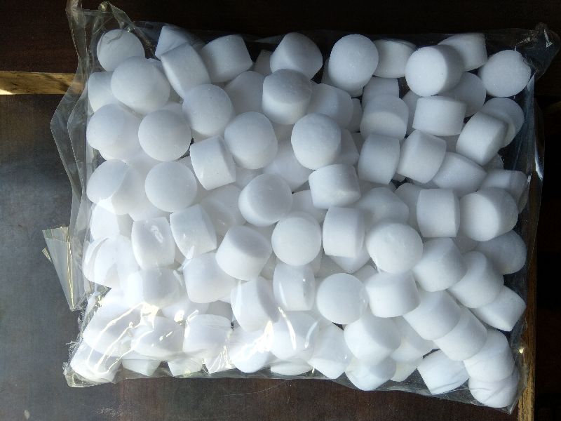 Round Refined Naphthalene Balls (Snow White 99.99%)