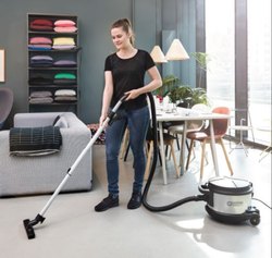 rechargeable vacuum cleaner