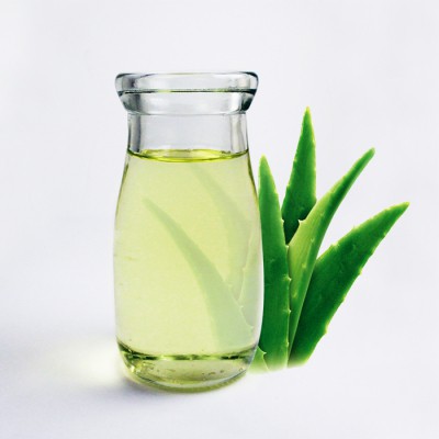 Common Aloe Vera Oil, for Cosmetic Items, Packaging Type : Glass Bottels