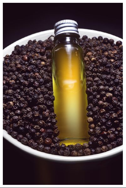 Common Black Pepper Essential Oil, Packaging Size : 100ml, 200ml, 50ml