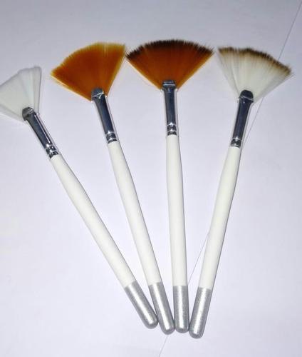 Wooden Mentok Beauty Cosmetic Fan Brush