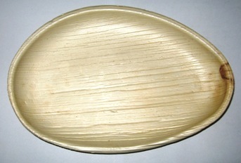 Areca Leaf Oval Tray, for Restaurant, Wedding, etc, Pattern : Plain