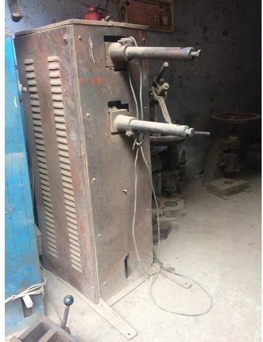 Used welding machine
