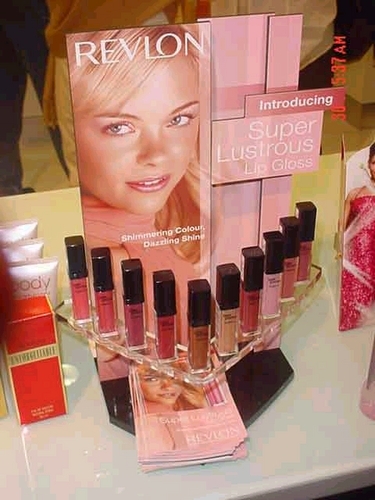 Cosmetic display