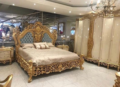 Luxurious bed