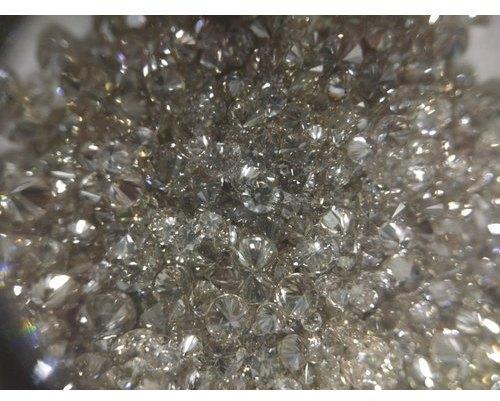 Pyramid Polished Cut Loose Diamond, for Jewellery Use, Size : 0.8-4 mm