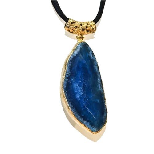 Single Stone Pendant, Feature : High quality, Variegated range, Eye catching
