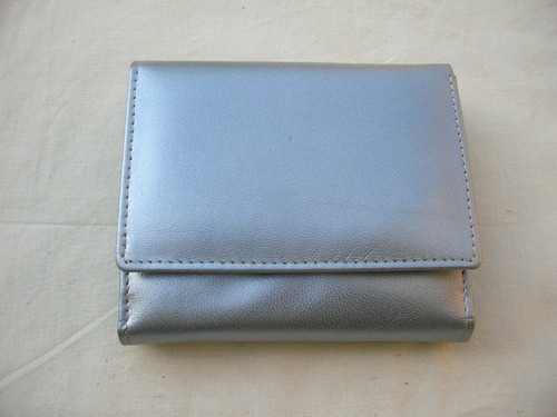 Leather Ladies Wallet, Closure Type : Flap