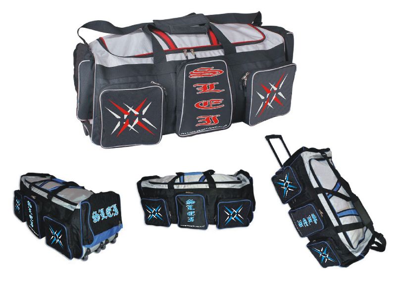 Plain Canavas Cricket Bags, Feature : Durable, Easy Washable, Impeccable Finish, Light Weight, Nicely Designed
