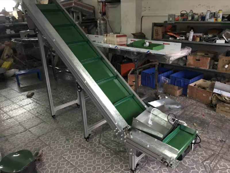 Polished Stainless Steel Conveyor for Moving Goods
