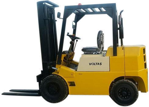 10 Ton Voltas Diesel Forklift, Feature : Good Mileage, Low Maintenance