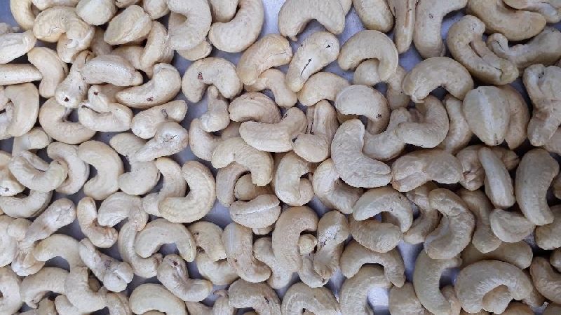 Curve Cashew Kernel, for Food, Packaging Type : Tinned Can
