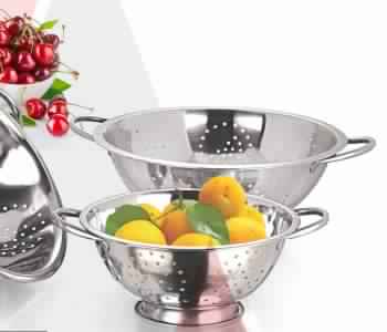 colanders and strainers