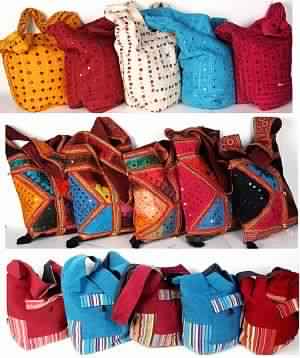LOT HAND BAGS
