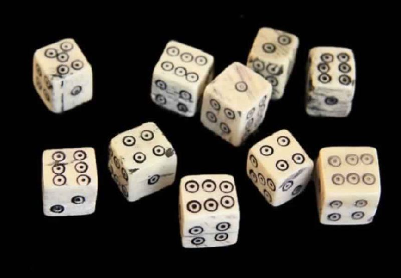 BONE DICE (RING WITH DOT)