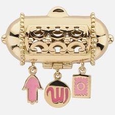 KIDS CHARMS BROOCH IN YELLOW GOLD