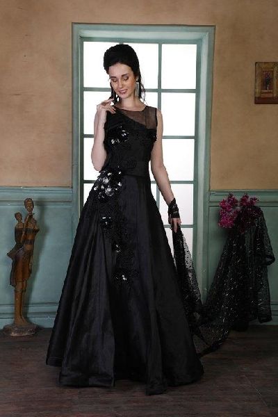 Silk Bridal Gown, Occasion : Party Wear, Wedding Wear