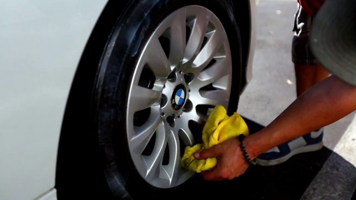 Car Tyre Polish, Feature : Easy To Use, Soft Sponge, Spray Styled