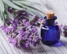 Lavender Essential Oil, for Cosmetics, Pharmas, Packaging Type : 100ml, 250ml