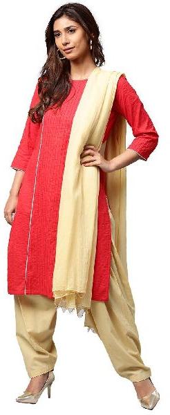 Jaipur Kurti Women Red Solid Straight Cotton Kurta With Cream Patiala Dupatta