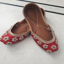 Beaded shoes, Outsole Material : Leather