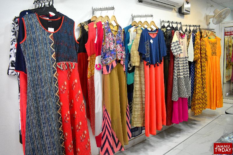 Ladies Readymade Garments at Best Price in Delhi